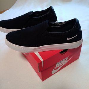 NIKE Women's 11.0 Court Legacy Slip-On Sneakers Black - worn one time.